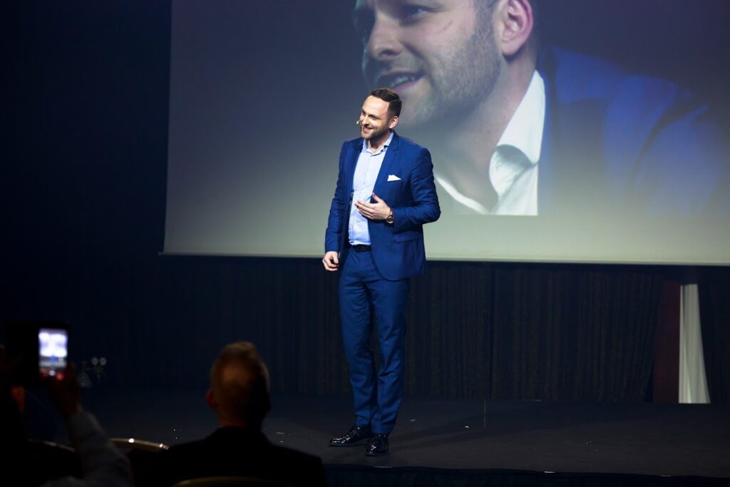 Mateusz Mrozowski Trener Sprzedaży Dla Twojej Firmy